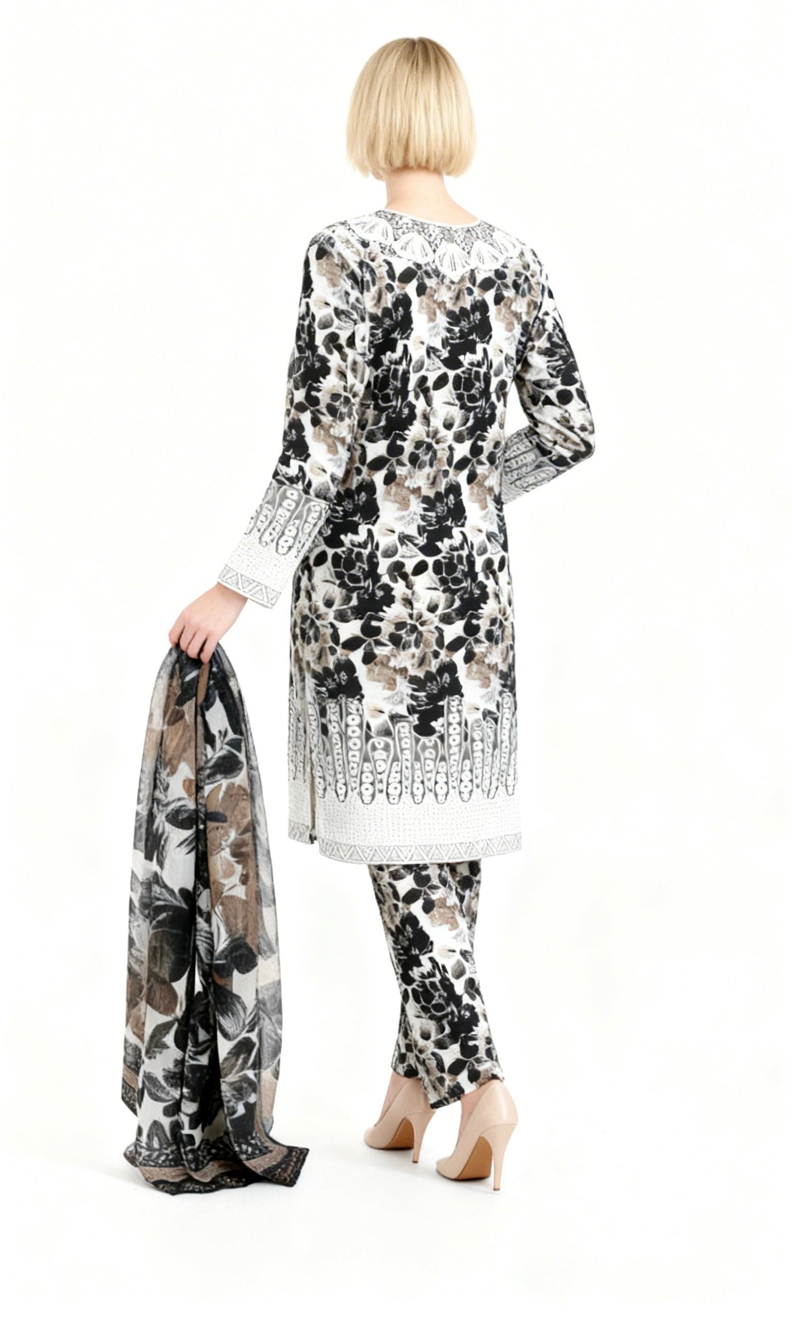 Luxury lawn Outfit