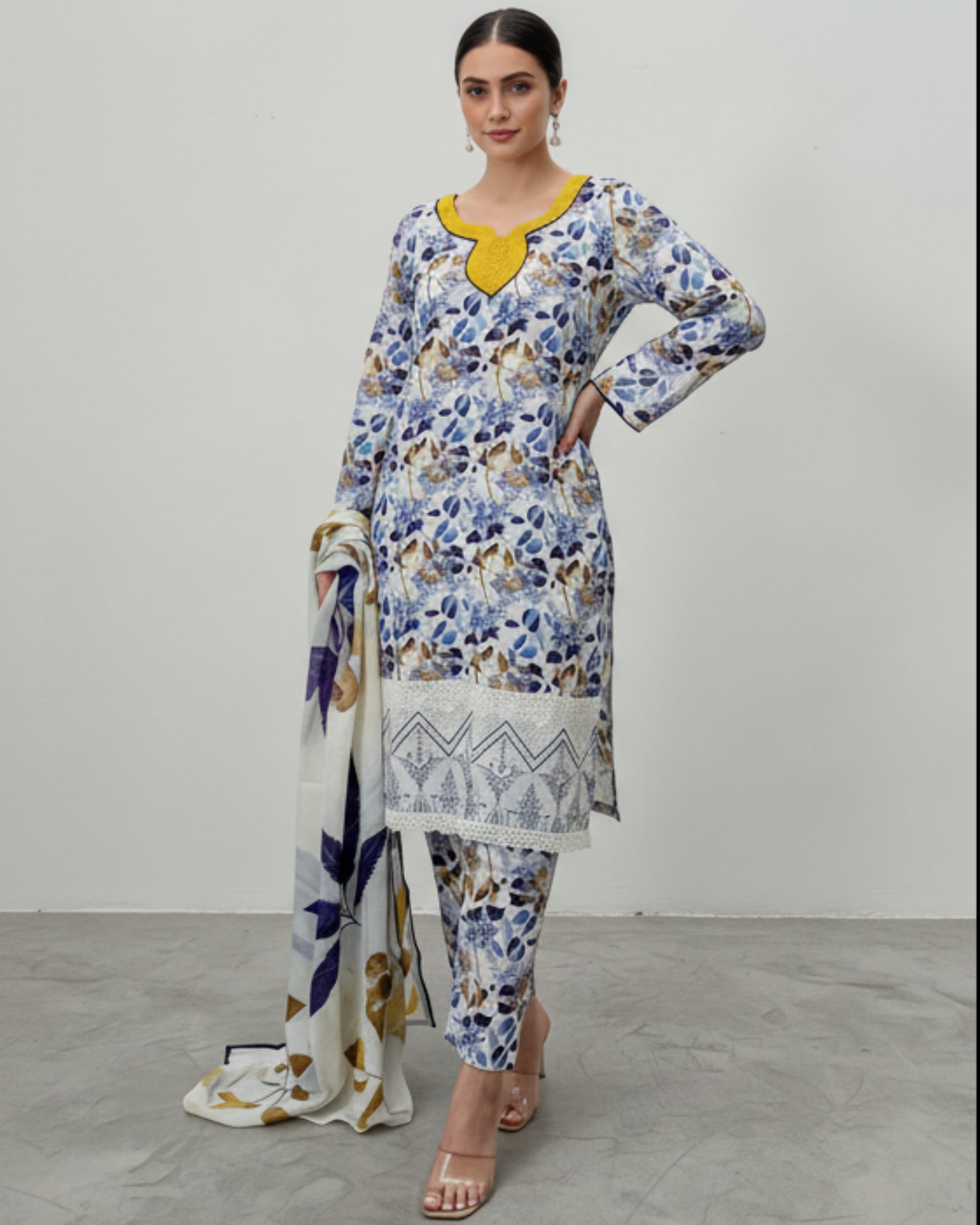 Sophisticated Doriya Lawn 3-Piece Suit – Floral Print with Patch Work